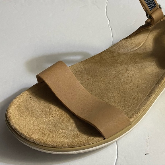 EUC TEVA Terra Float Lux Sandals, Beige, Flats, Sz 8.5, Neutral, Sport, Hiking - Picture 9 of 12